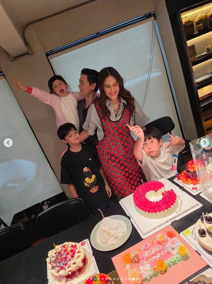 ชมพู่ อารยา