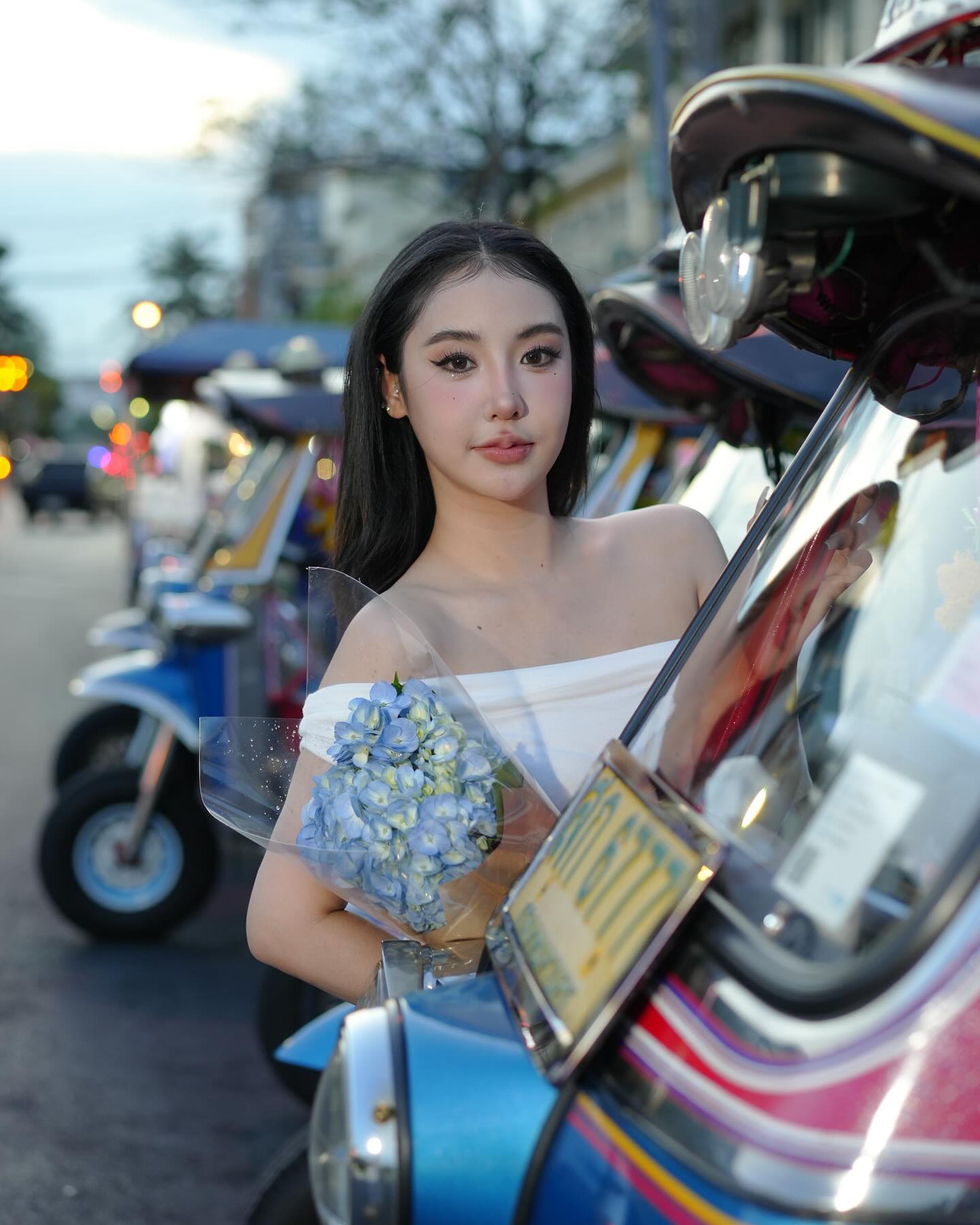 พลอย มงกุฎเพชร