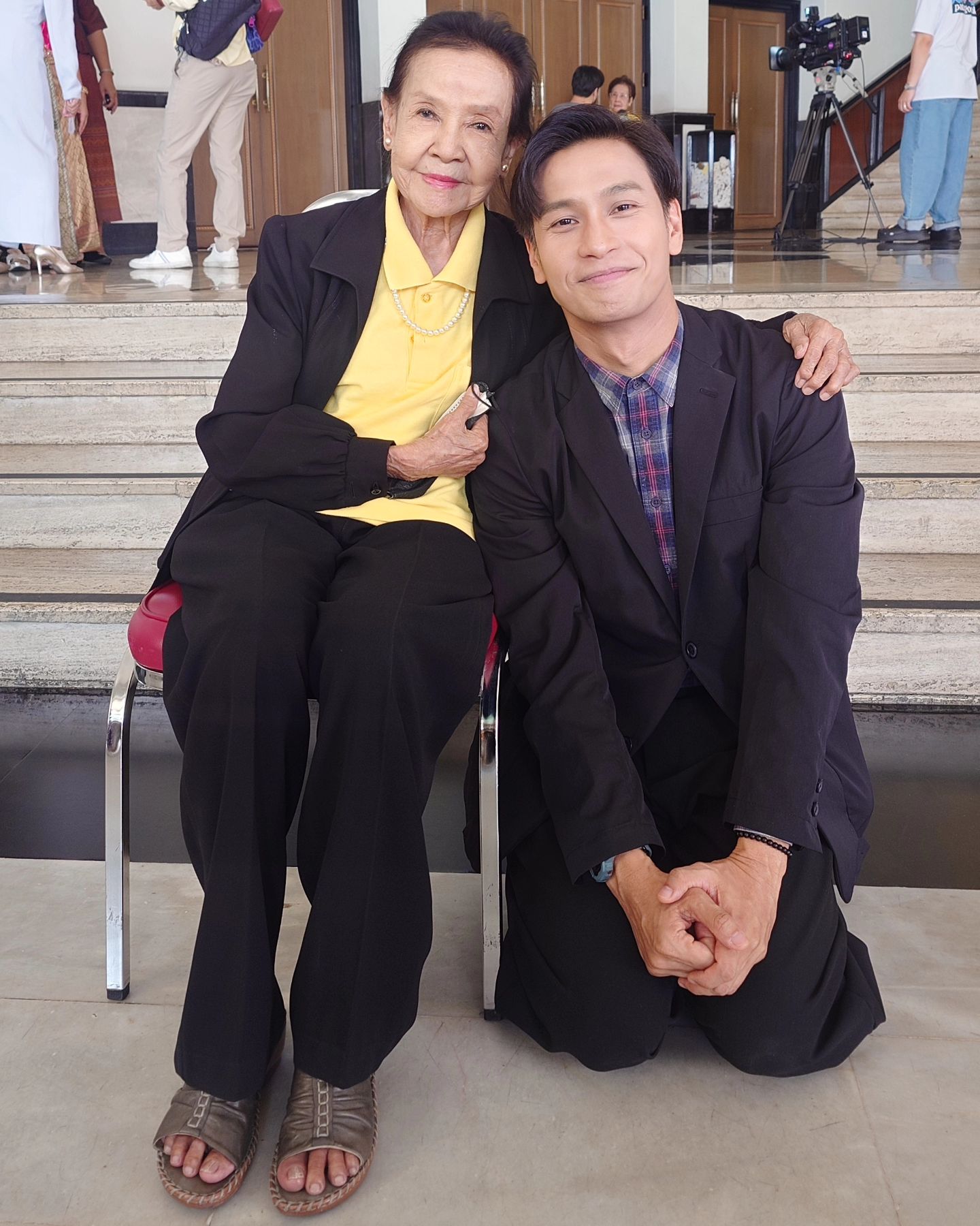 น้ำเงิน บุญหนัก