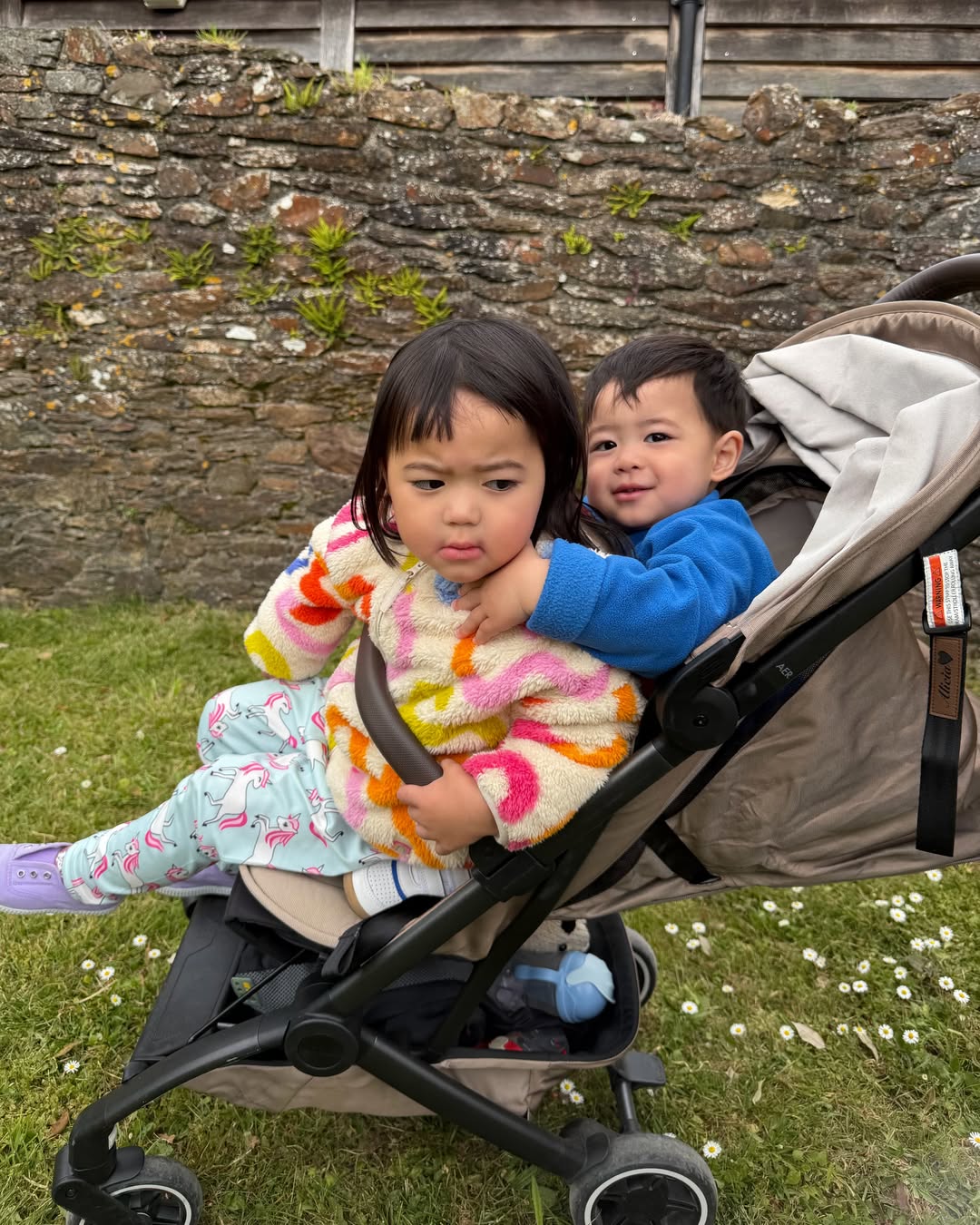 น้องเอลิเซีย น้องแพทริค