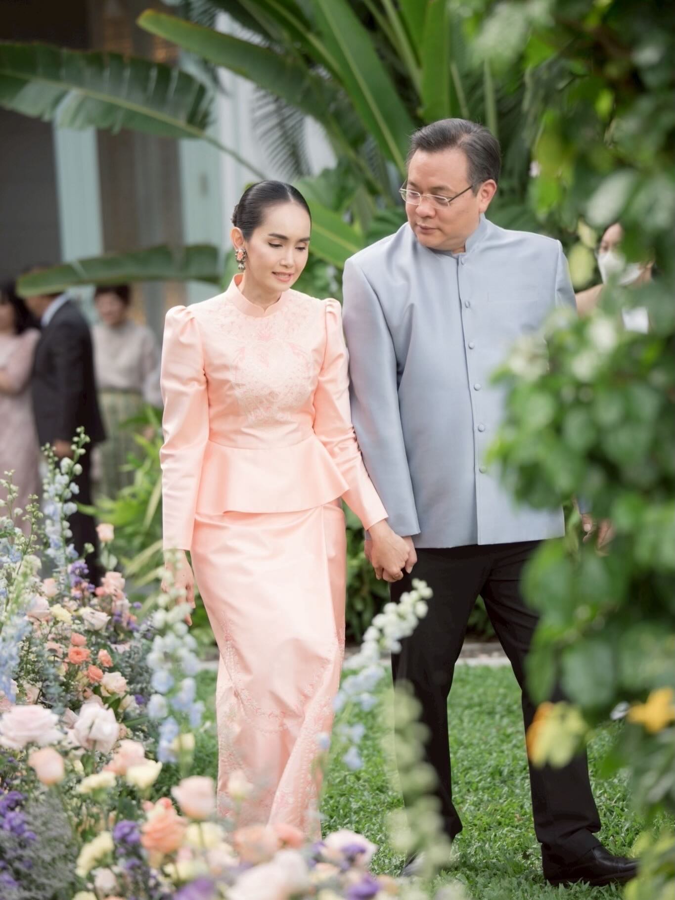 ขวัญฤดี กลมกล่อม - ปู อนุวัฒน์