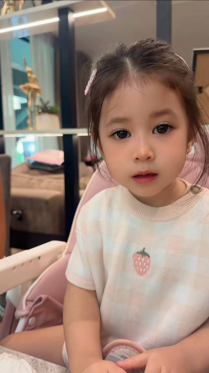 น้องพราวตะวัน