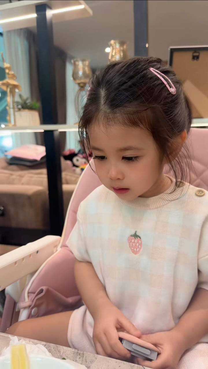 น้องพราวตะวัน