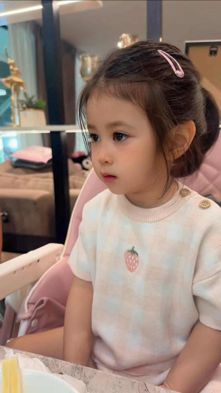 น้องพราวตะวัน