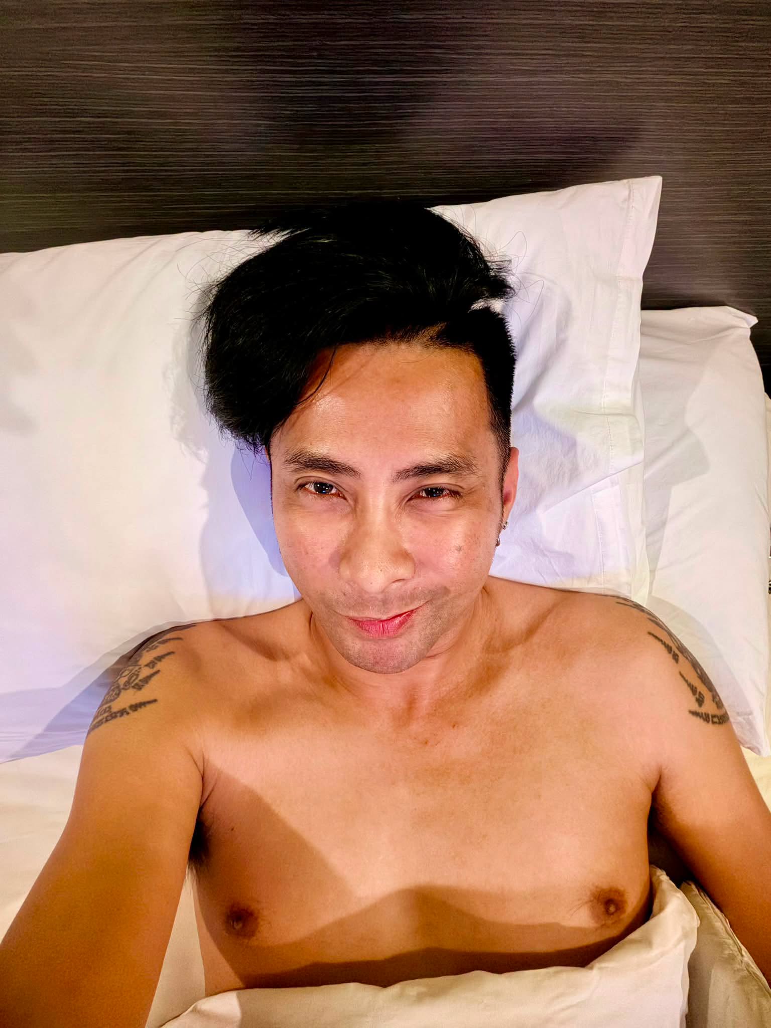 บอล เชิญยิ้ม