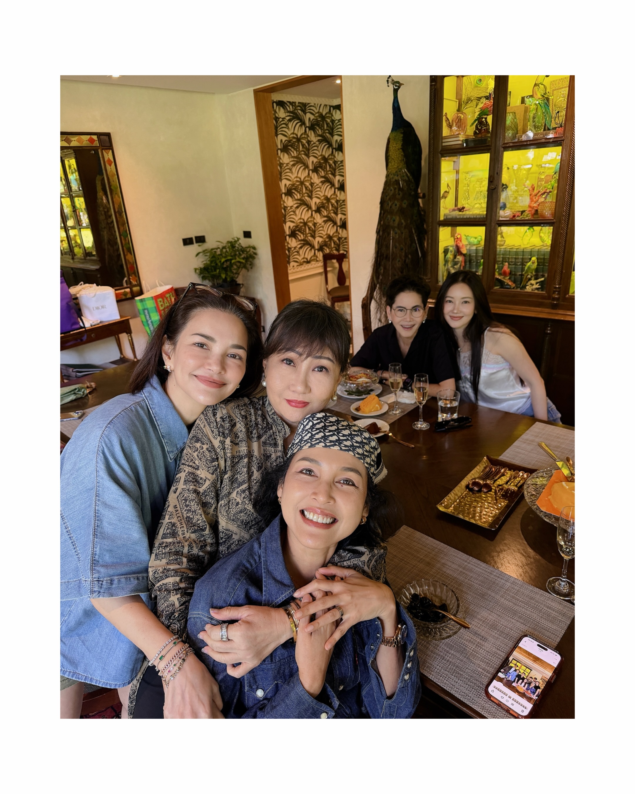 นุ่น วรนุช - หน่อย บุษกร