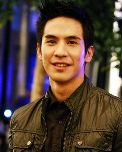 โป๊บ ธนวรรธน์