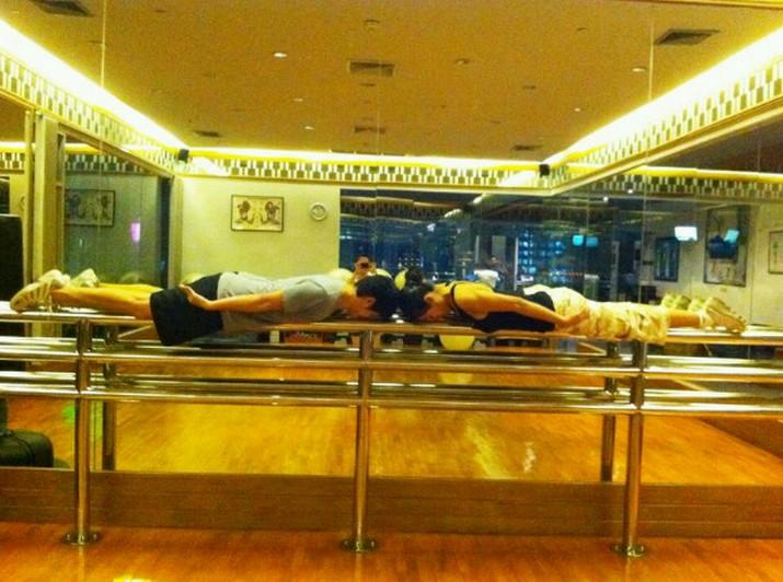 ครี พัสวี ทำ planking