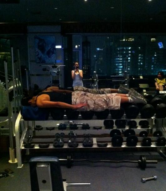 ครี พัสวี ทำ planking