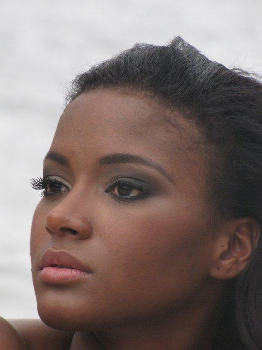 รวมรูปภาพของ Leila Lopes สาวงามจากแองโกลาผู้คว้ามงกุฎ Miss Universe 2011  รูปที่ 4 จาก 20