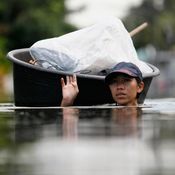 น้ำท่วมฝั่งธนบุรี กรุงเทพฯ