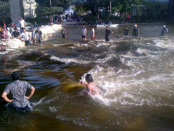 เหตุรื้อบิ๊กแบ็กที่ดอนเมือง