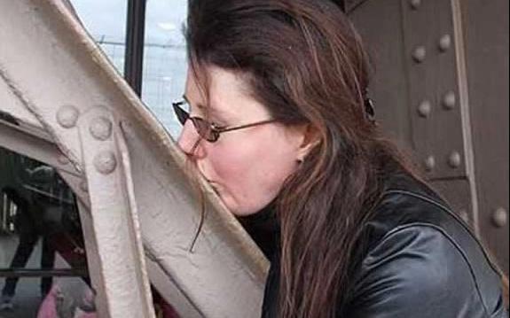 แต่งงานกับหอไอเฟล