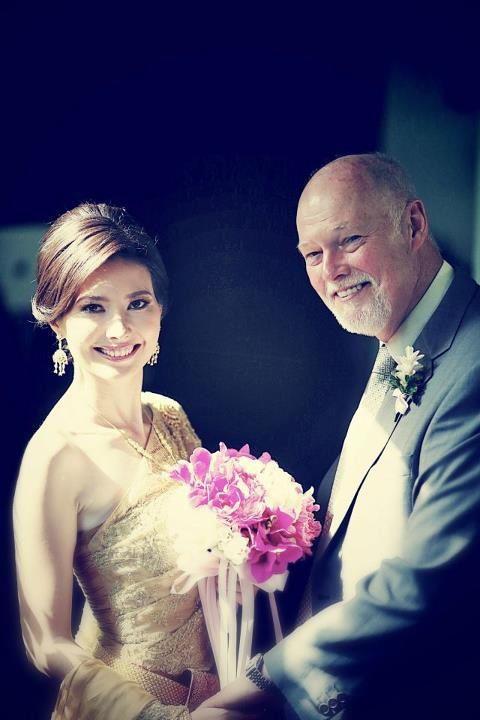 งานหมั้น ลิซ่า บ๊อบบี้