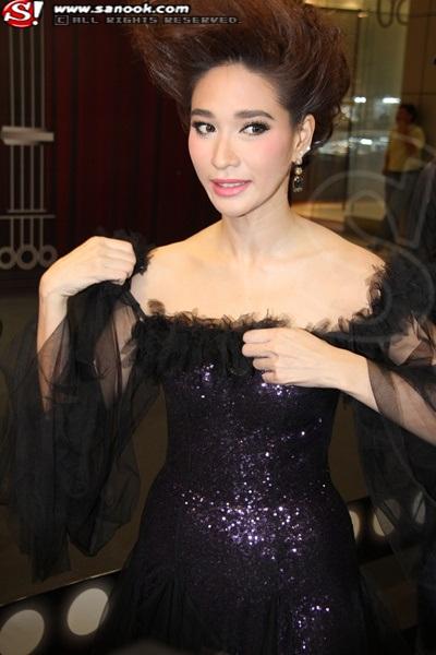 พลอย เฌอมาลย์