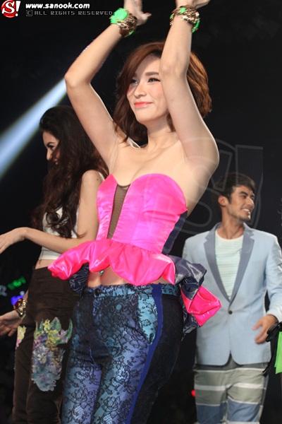 พลอย เฌอมาลย์