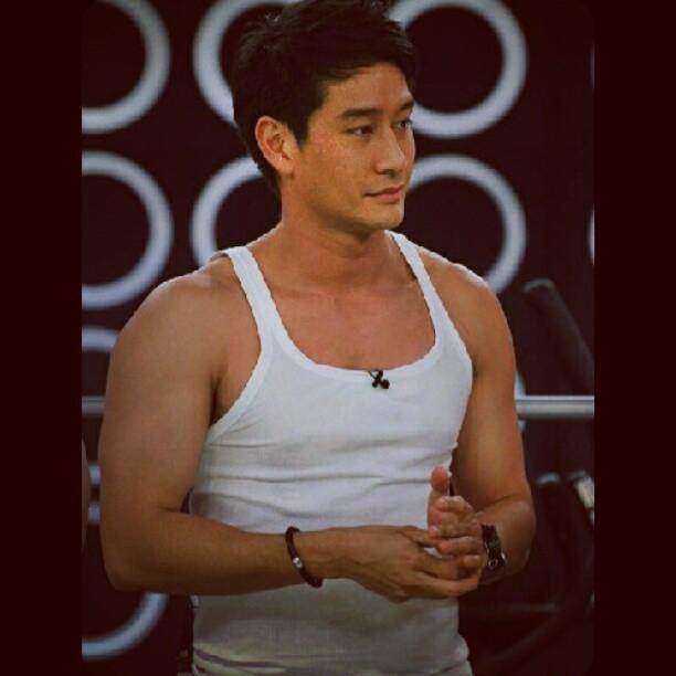 ป้อง ณวัฒน์ กล้าม