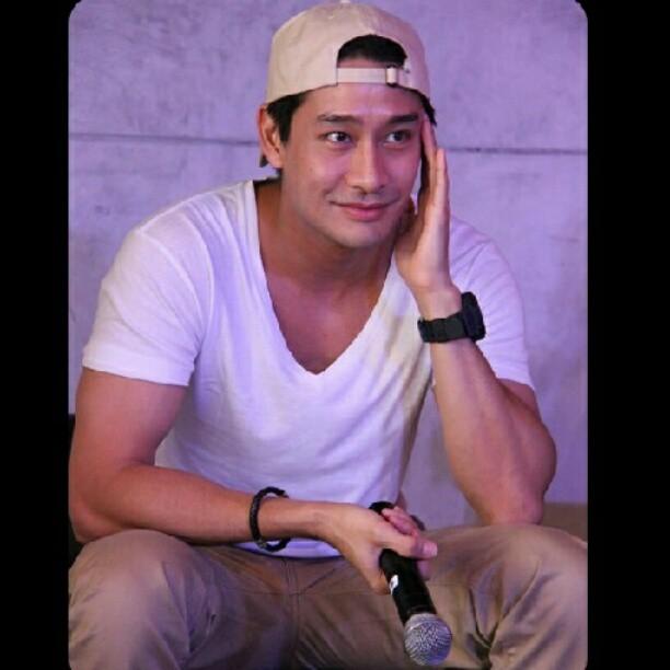 ป้อง ณวัฒน์ กล้าม