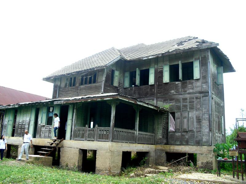 บ้านผีสิง “ขุนพิทักษ์บริหาร“ 