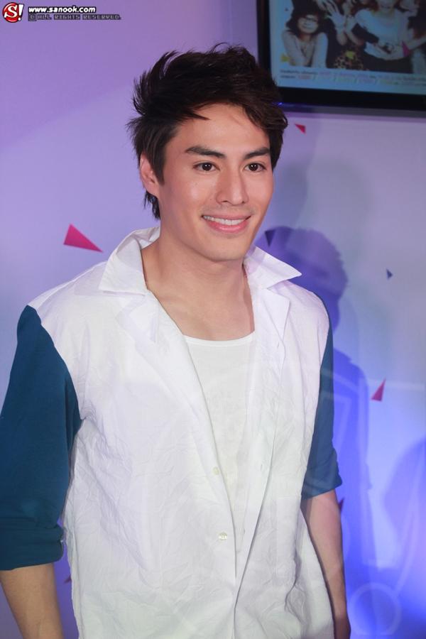 นาวินตาร์ พลอย