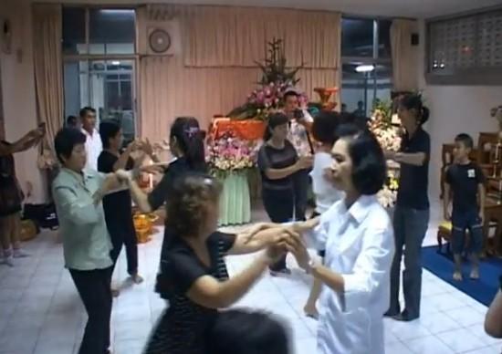 เต้นลีลาศไว้อาลัย งานศพอดีตครู