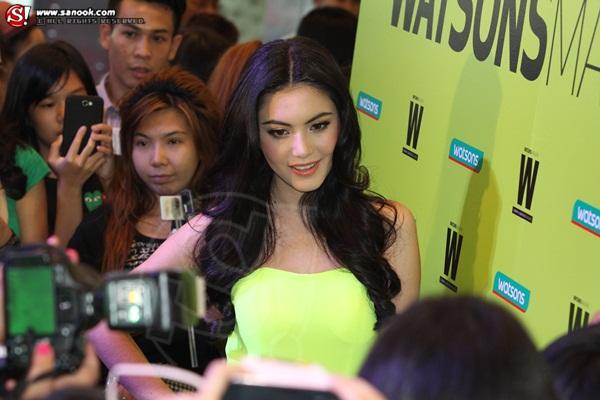 ใหม่ ดาวิกา