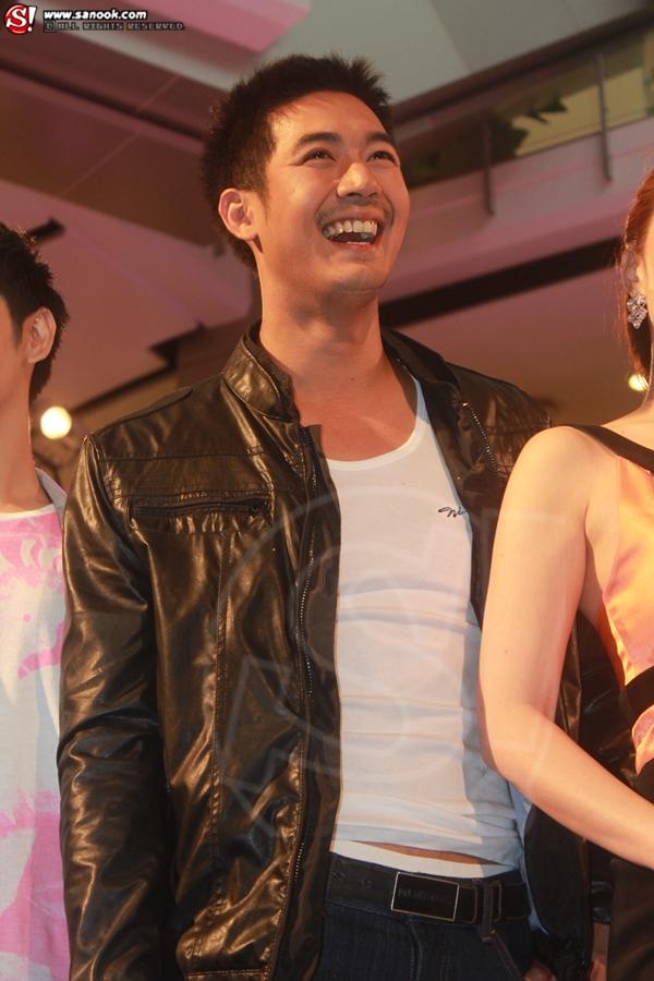 เวียร์ ศุกลวัฒน์ โชว์ก้น