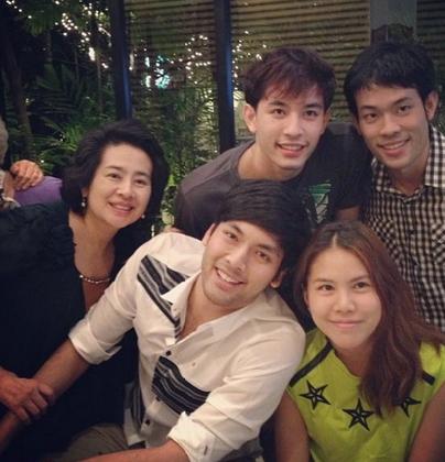 บอม ธนินทร์ 