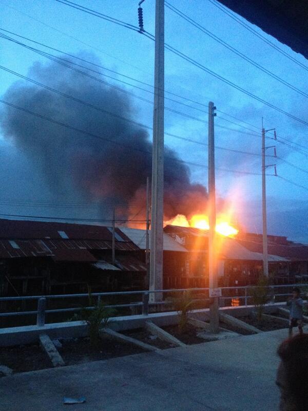 ไฟไหม้ ชุมชนหลังตลาดหัวตะเข้