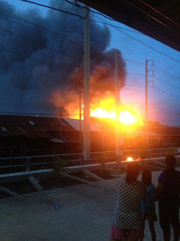 ไฟไหม้ ชุมชนหลังตลาดหัวตะเข้