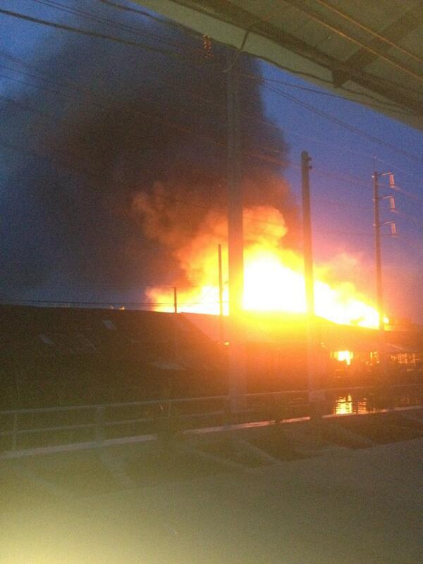 ไฟไหม้ ชุมชนหลังตลาดหัวตะเข้