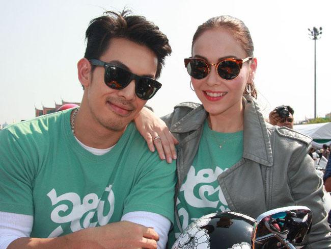 อั้ม อธิชาติ