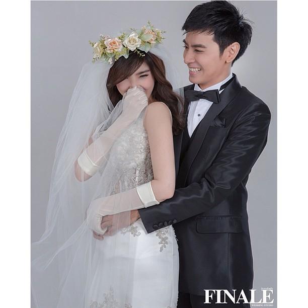 ออย ธนาแต่งงาน