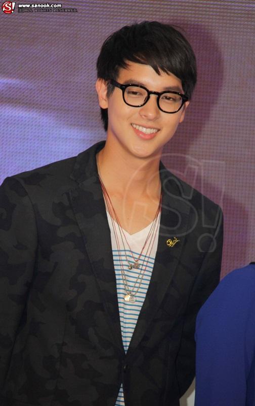 เจมส์ จิรายุ