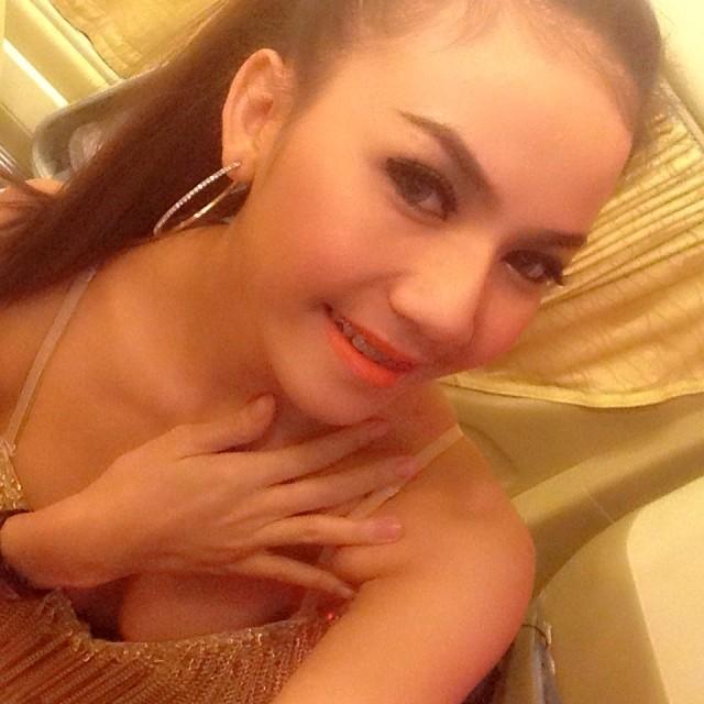 จ๊ะ อาร์สยาม ทำหน้าอก