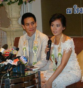 อ้อม นวดี นัท ชินทัต