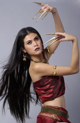 เอื้องจันทร์ หีบหลอนฯ