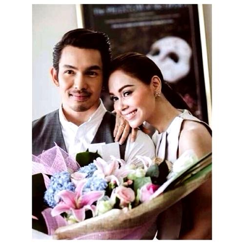 นัท มีเรีย
