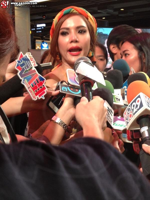 อุ้ม ลักขณา