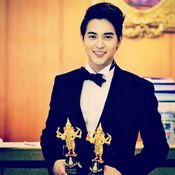 เจมส์ จิรายุ