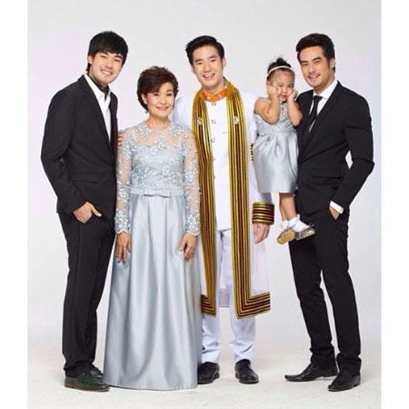 ครอบครัวฉัตรบริรักษ์