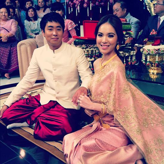 บัว สโรชา ไฮโซตั้ม