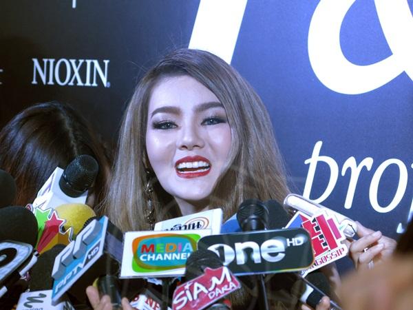 ดิว อริสรา ไฮโซแป้ง 