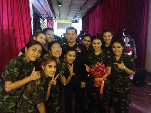 ดาราไทย ทหาร
