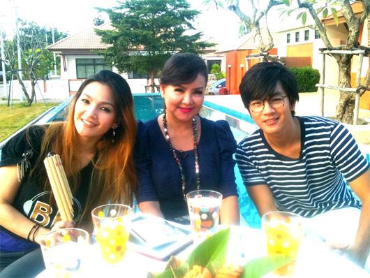 โทนี่ รากแก่น แม่บานเย็น