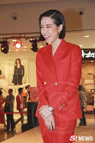 พลอย หอวัง