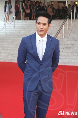 ตู่ ภพธร