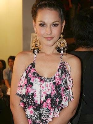 แหม่ม วิชุดา