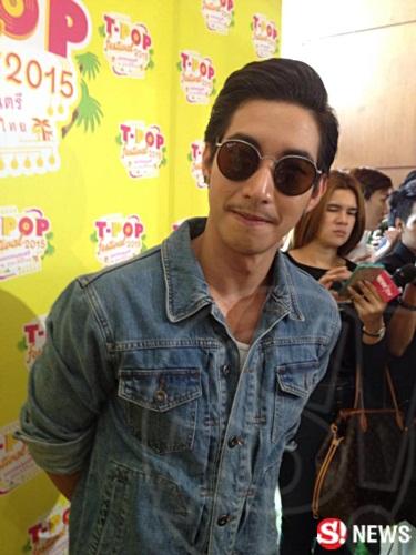 โตโน่ ภาคิน ชุดครุย