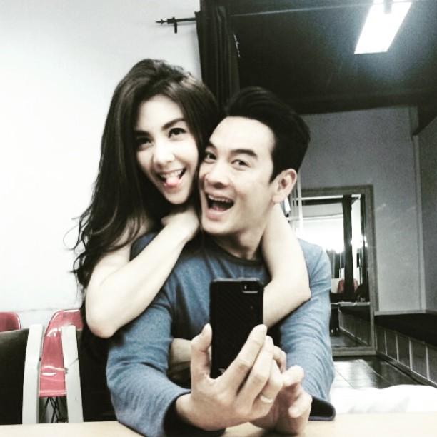 ชาคริต แย้มนาม